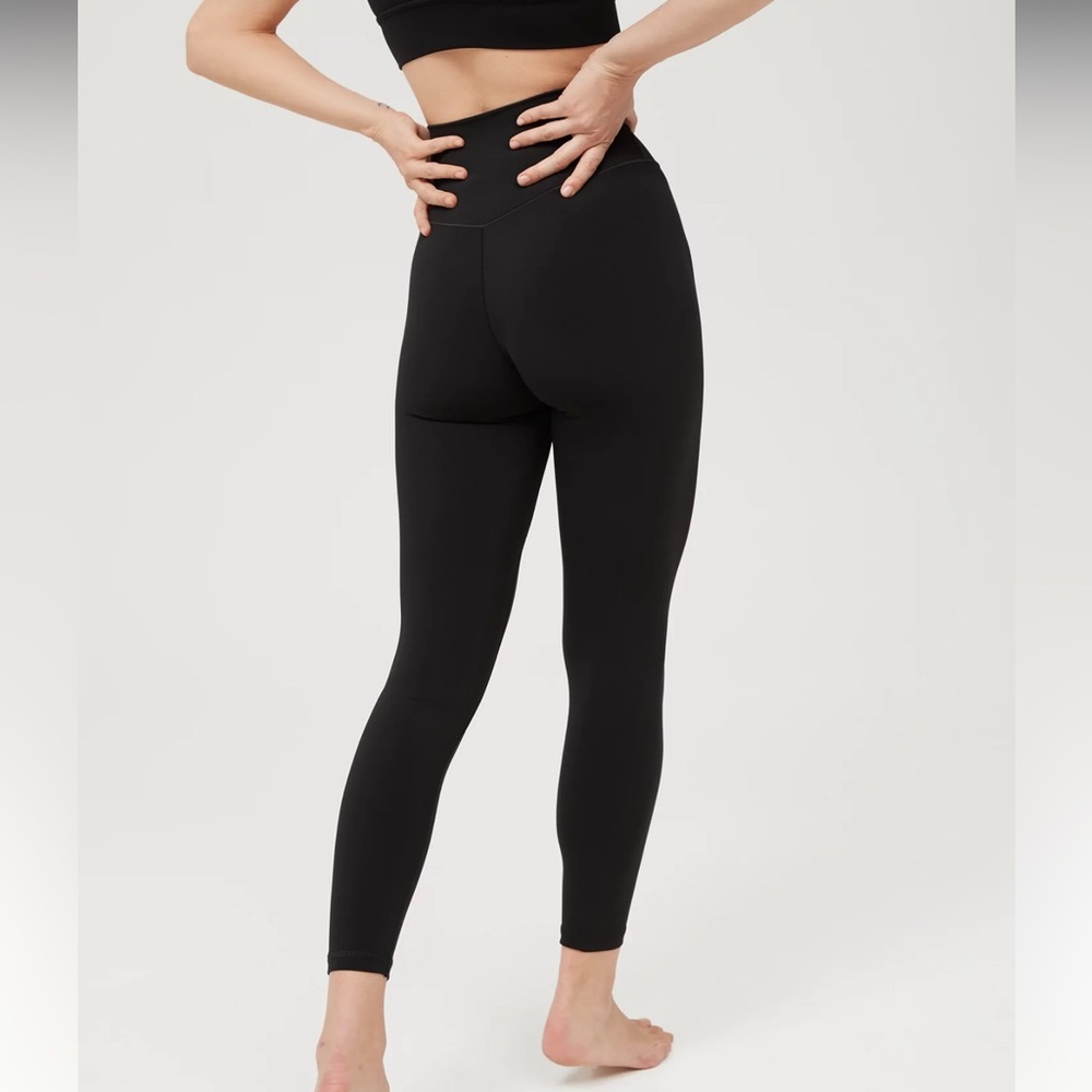 Aerie Offline Real Me Black Leggings crossover Waist Sz M - Picture 9 of 14